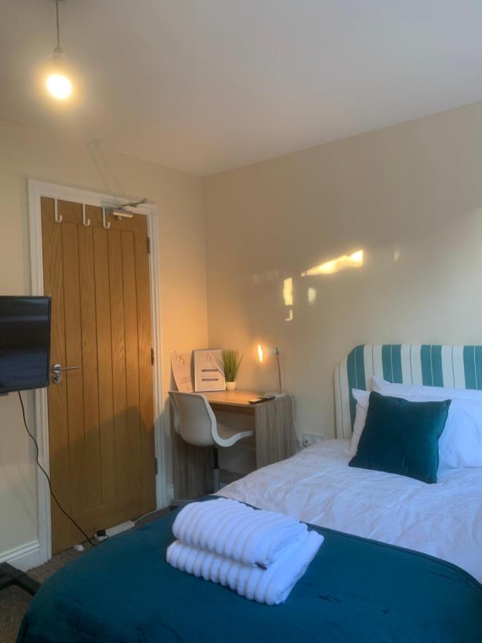 Cosy Room With Private Entrance & Ensuite Reading Exterior photo